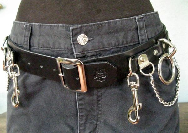 Five Ring Bondage Leather Belt with Chain