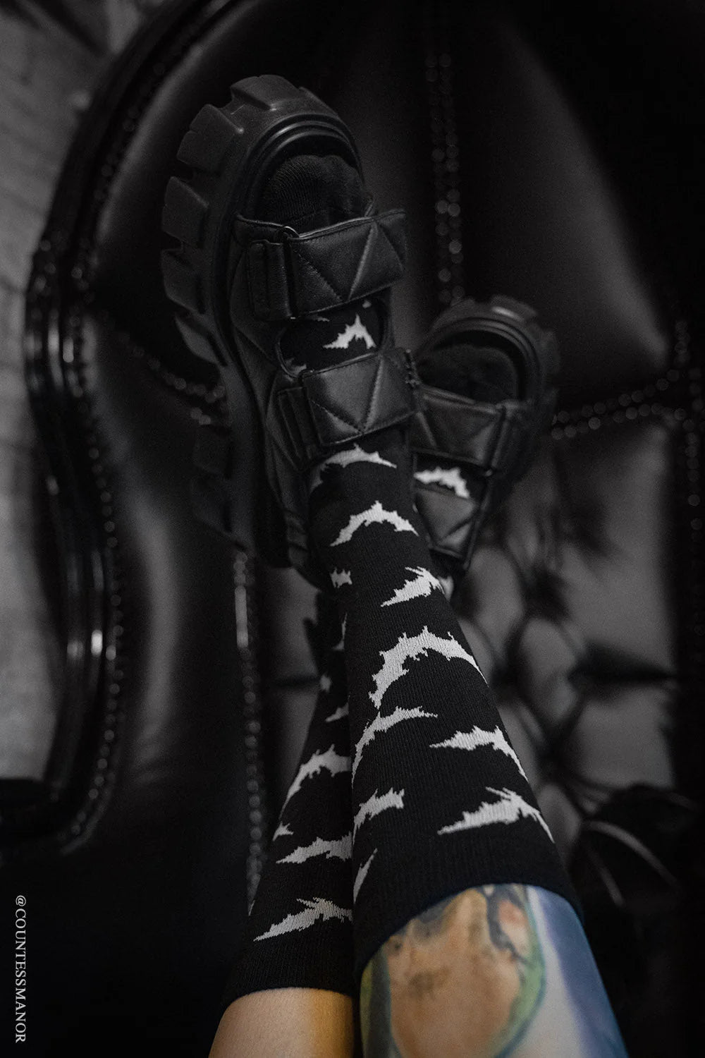 Creepy Crew Socks [White Bats]