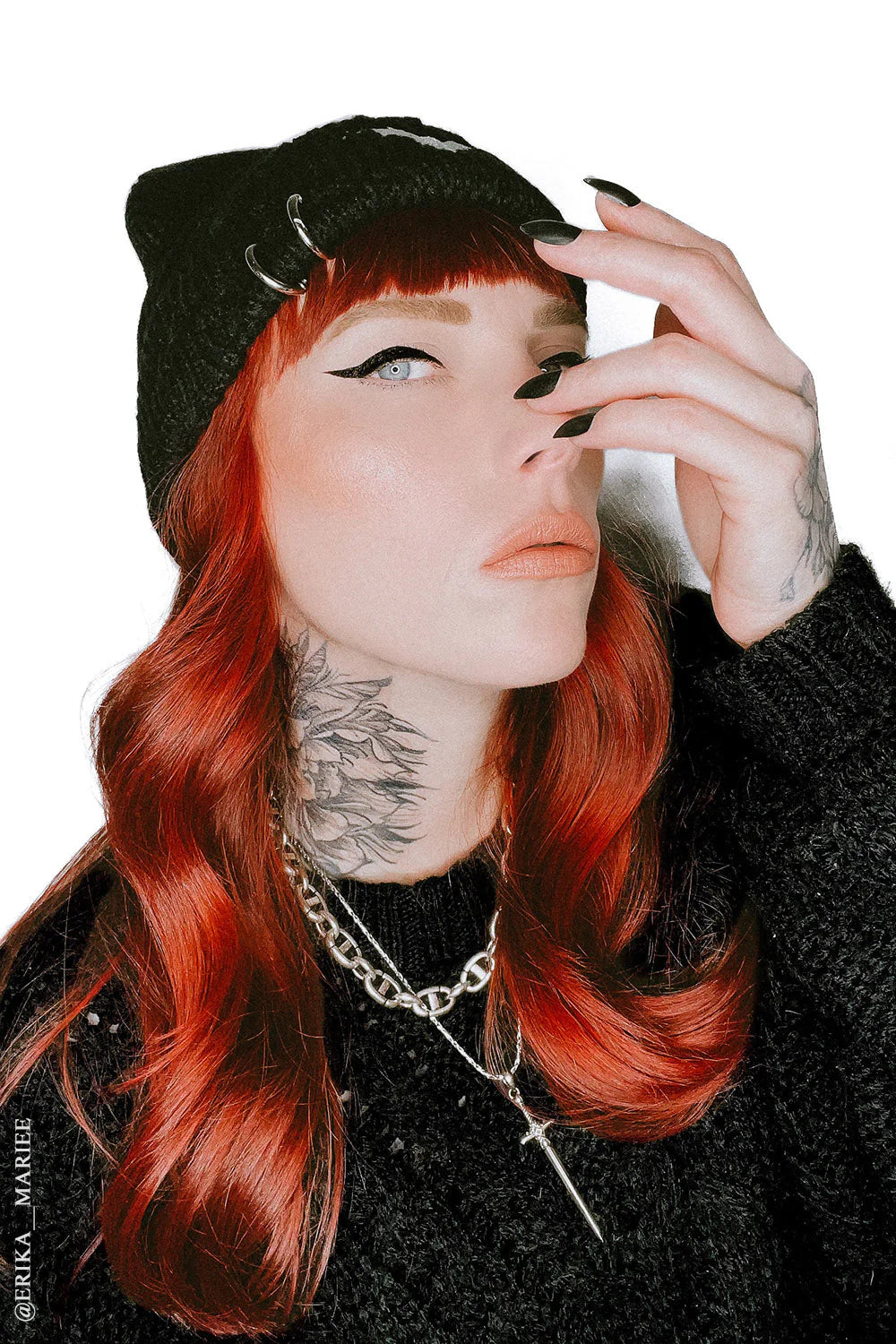 Distressed Pierced Beanie [White Bat]