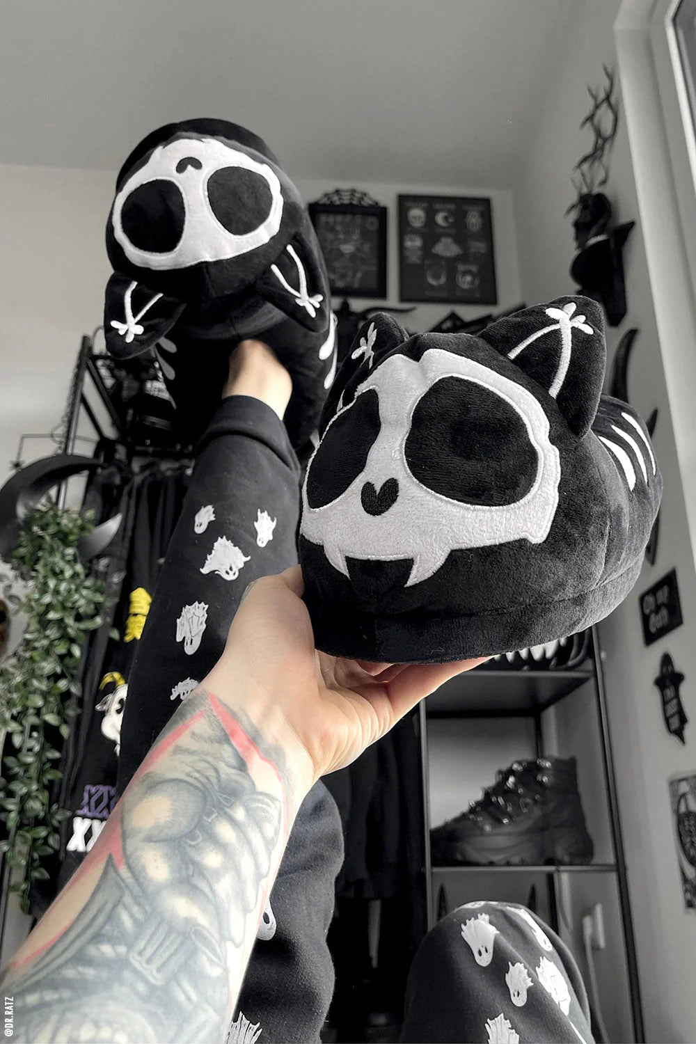 Skelekitty Slippers