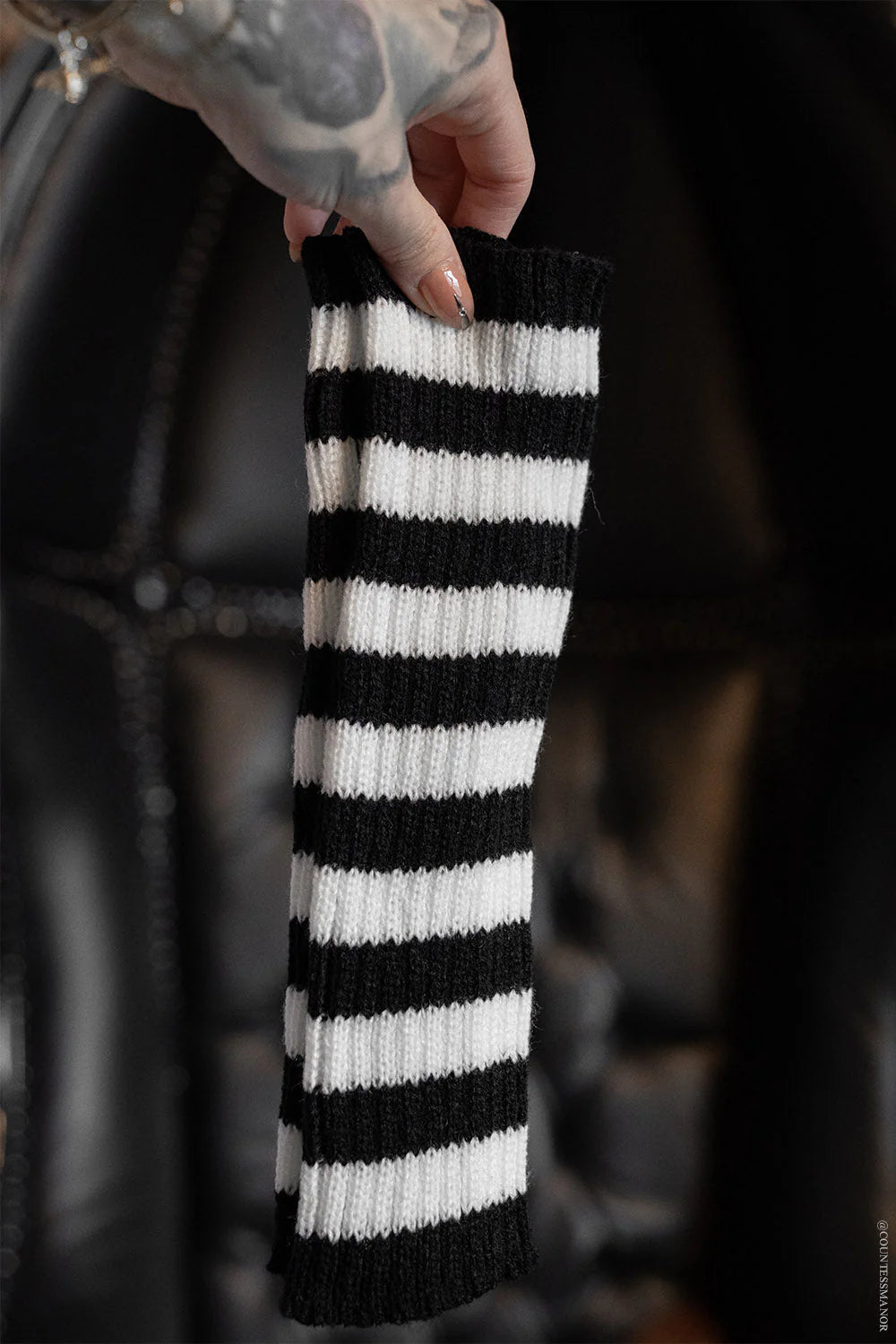 Spooky Striped Arm Warmers - Black/White