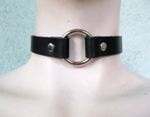 Choker with One Capture Ring